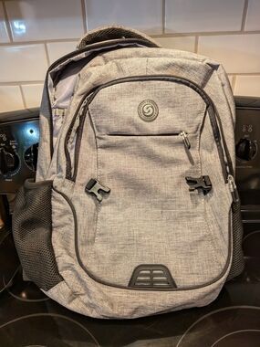 Shrradoo Men's Grey Everyday Backpack - Lightweight Travel & Work Bag